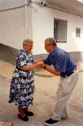 Lucía y Luciano dando unos pasos de baile